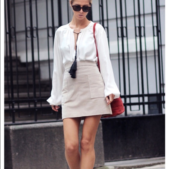 H&M Dresses & Skirts - 🎉HP🎉H&M Beige Retro Mini